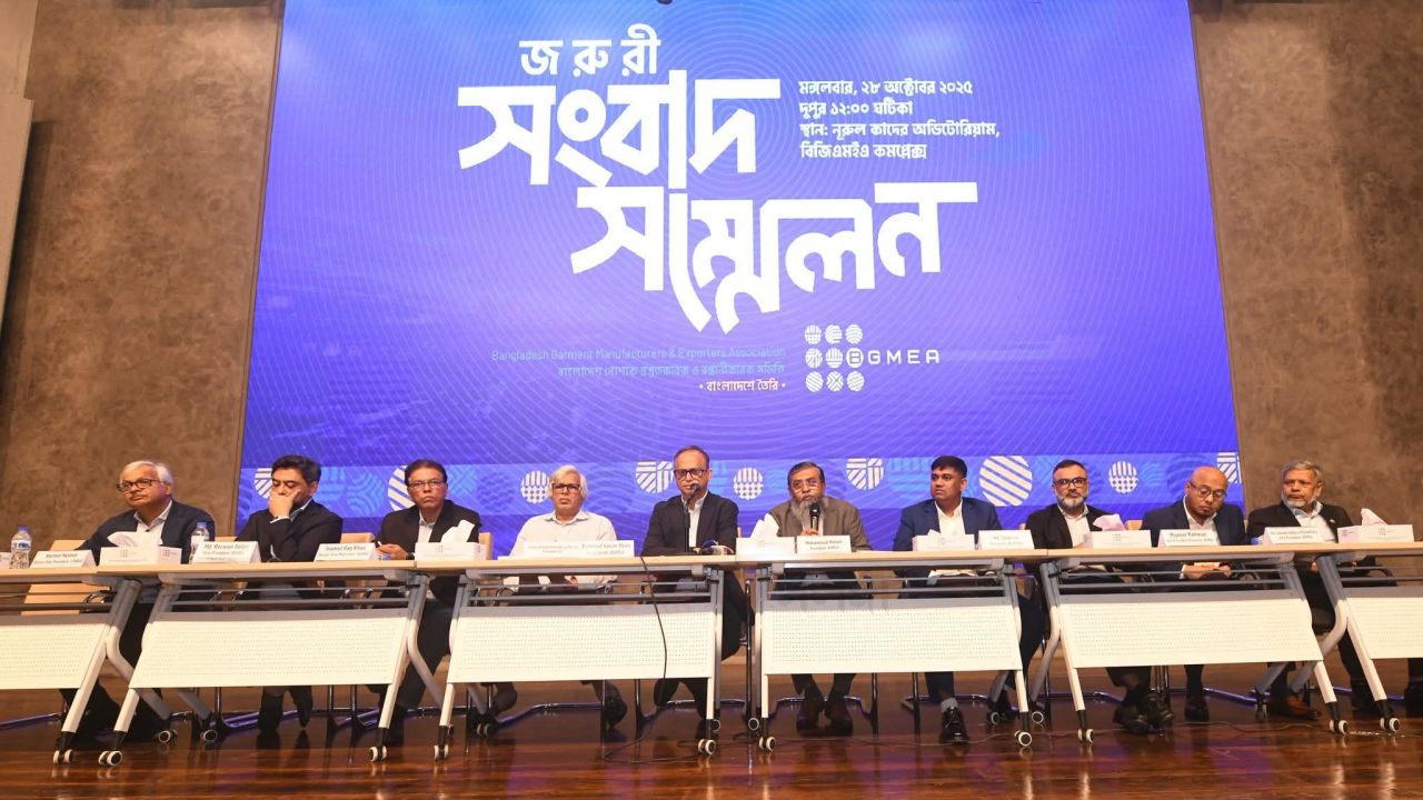 বিদেশিদের পরামর্শে শ্রম আইন পরিবর্তন করেছে সরকার  
