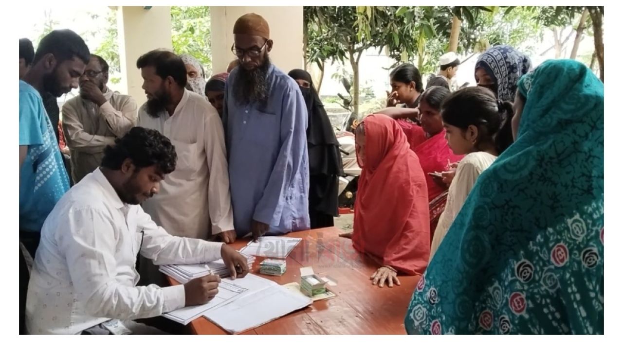 রায়গঞ্জে ফ্রি চিকিৎসা ক্যাম্পে সহস্রাধিক রোগীর সেবা