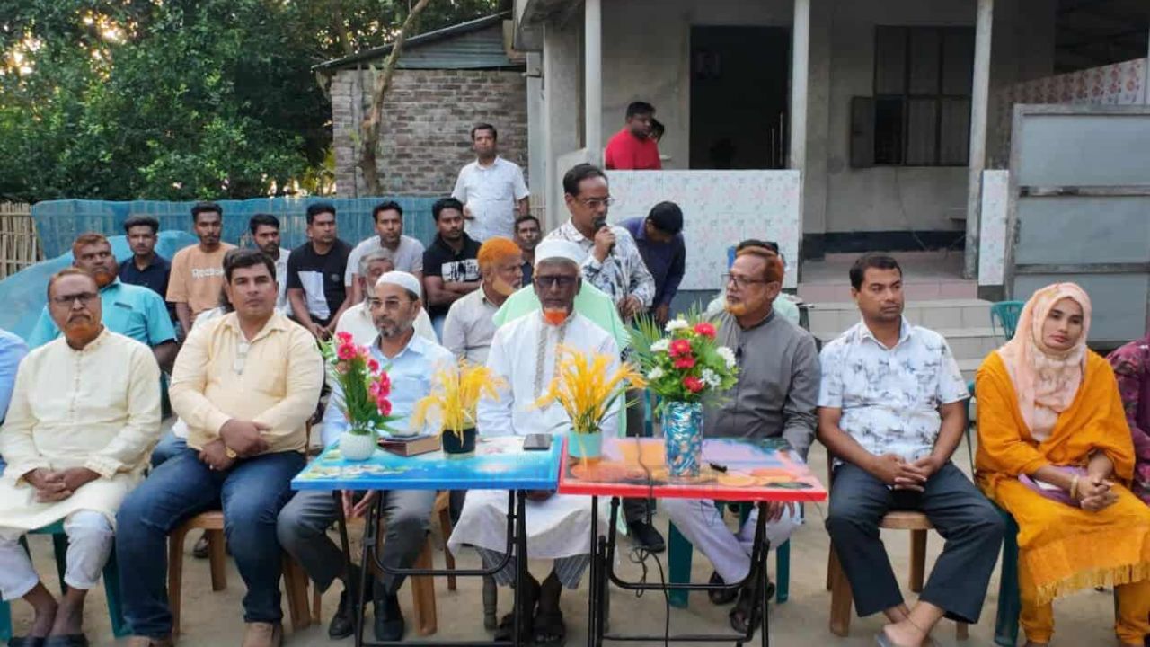 রৌমারীতে বিএনপি'র নেতাকর্মীদের সাথে মতবিনিময় করলেন আজিজুর রহমান