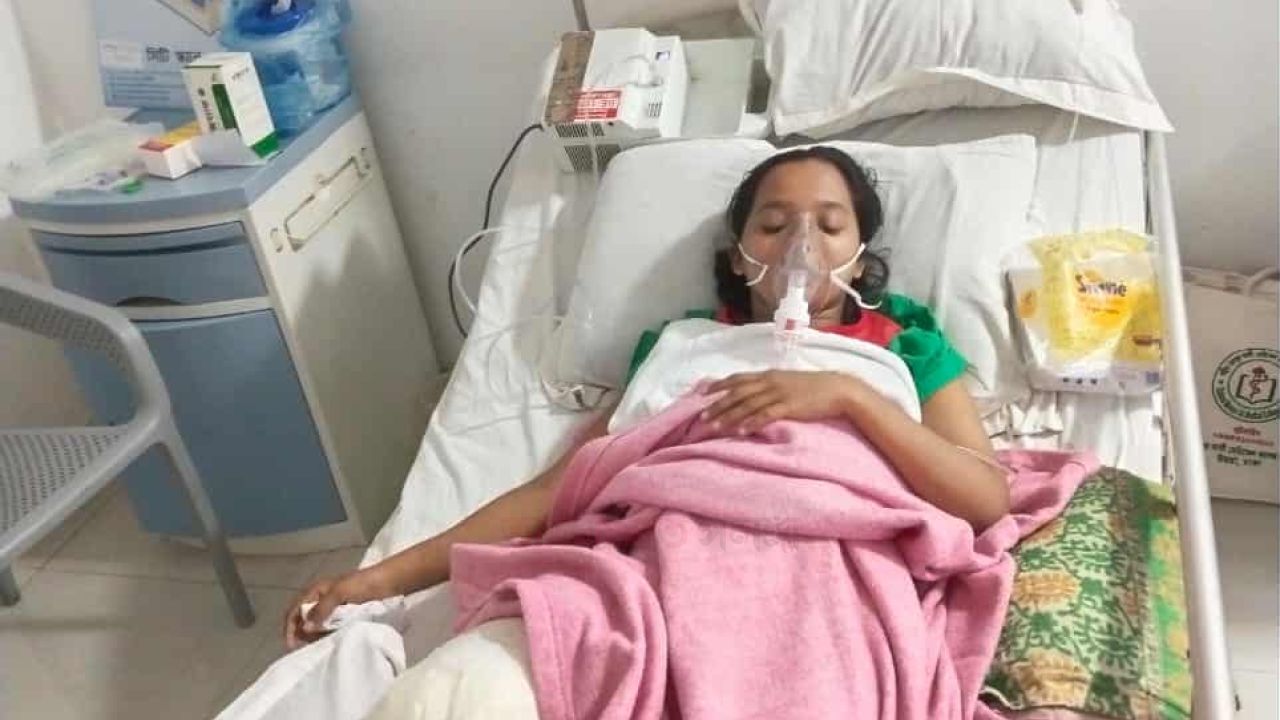 কেটে ফেলতে হলো কাভার্ড ভ্যানে পিষ্ট হওয়া রাসনার  পা