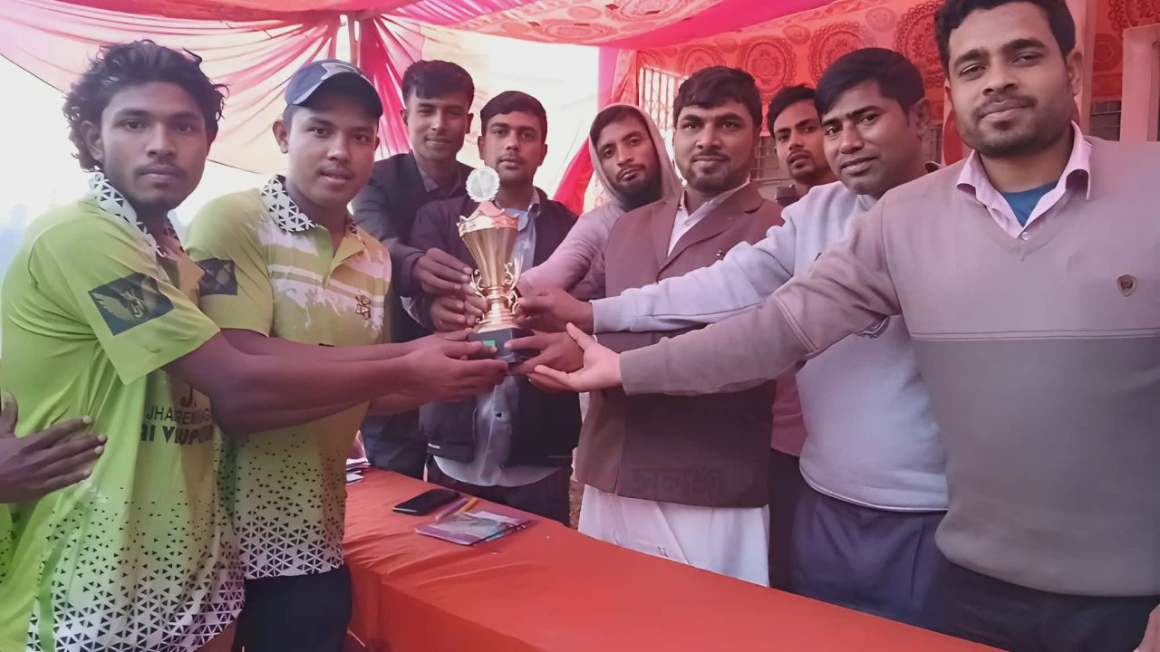 সলঙ্গায় প্রিমিয়ার ক্রিকেট লীগ-২০২৫   অনুষ্ঠিত। 