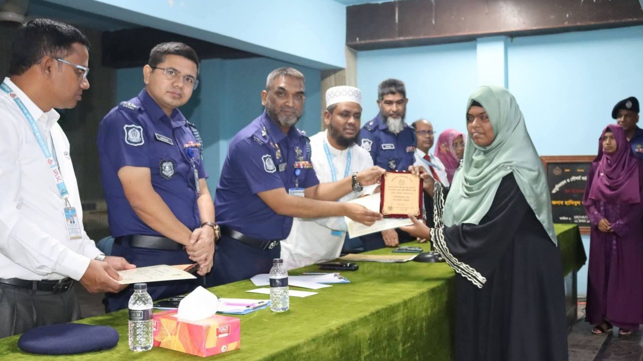 স্কুলছাত্রীদের আত্মরক্ষায় সিরাজগঞ্জে চালু হচ্ছে ‘মার্শাল আর্ট’ প্রশিক্ষণ।