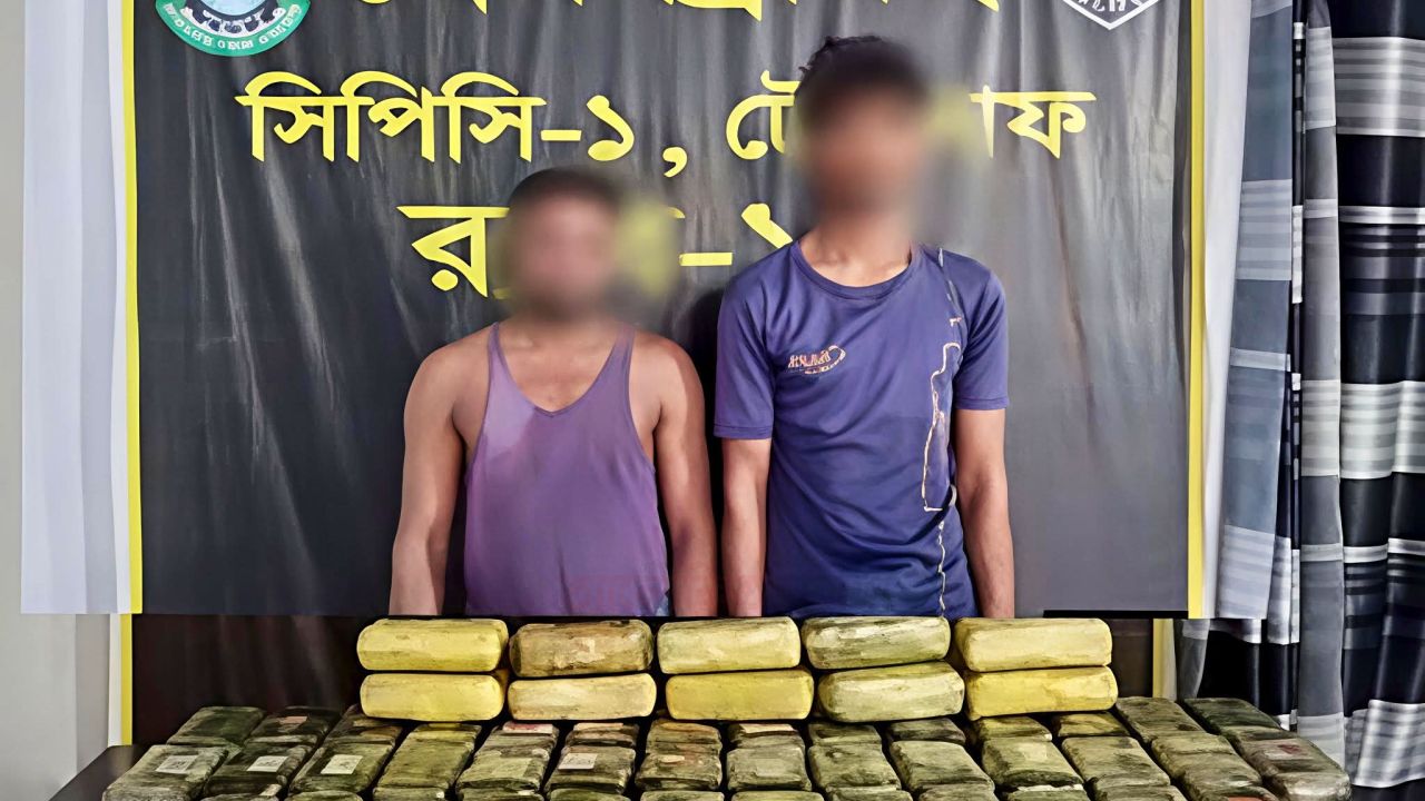 টেকনাফে র‌্যাবের অভিযানে ৫ লাখ পিস ইয়াবাসহ দুই মিয়ানমার নাগরিক আটক