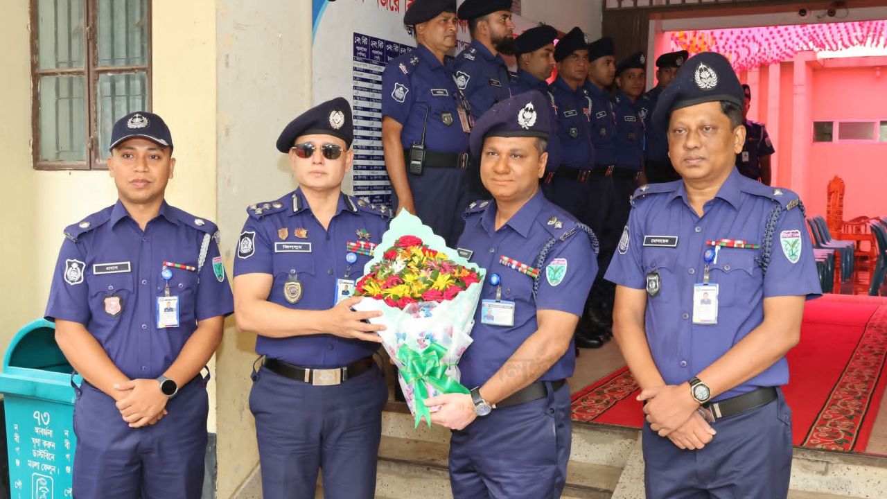 হবিগঞ্জ জেলার নবীগঞ্জ থানা পরিদর্শনে সিলেট রেঞ্জের সম্মানিত ডিআইজি জনাব ড. মোঃ জিললুর রহমান।