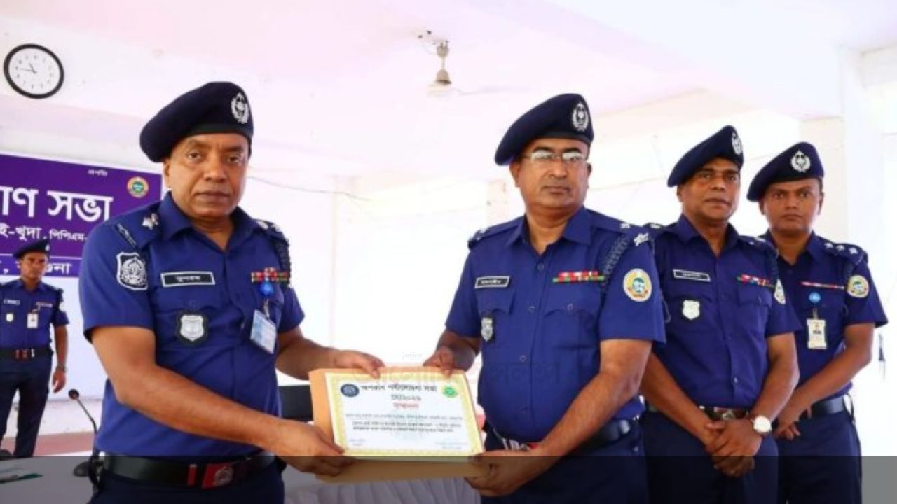 শ্রেষ্ঠ ওসি-সহ একাধিক পুরস্কার অর্জন করল আমতলী থানা