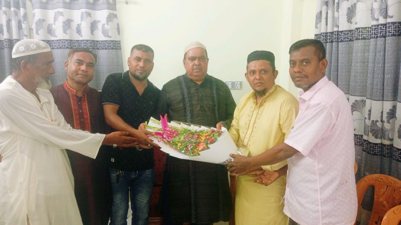 কেডিএ চেয়ারম্যান এস এম শফিকুল আলম মনার সঙ্গে শহীদ জিয়া স্মৃতি সংসদের কেন্দ্রীয় নেতৃবৃন্দের সৌজন্য সাক্ষাৎ