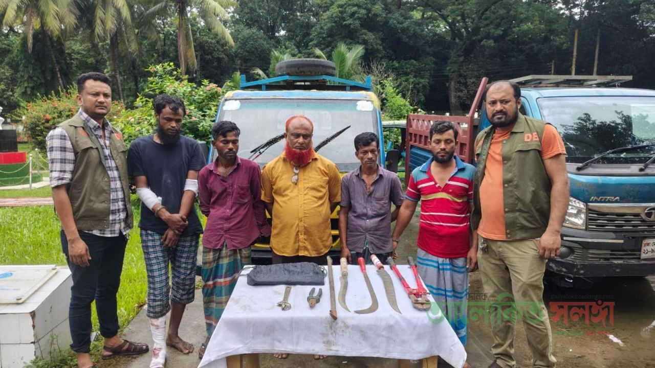 কুমিল্লায় ডাকাতির প্রস্তুতিকালে আন্তঃজেলা ডাকাত চক্রের ৫ সদস্য গ্রেফতার