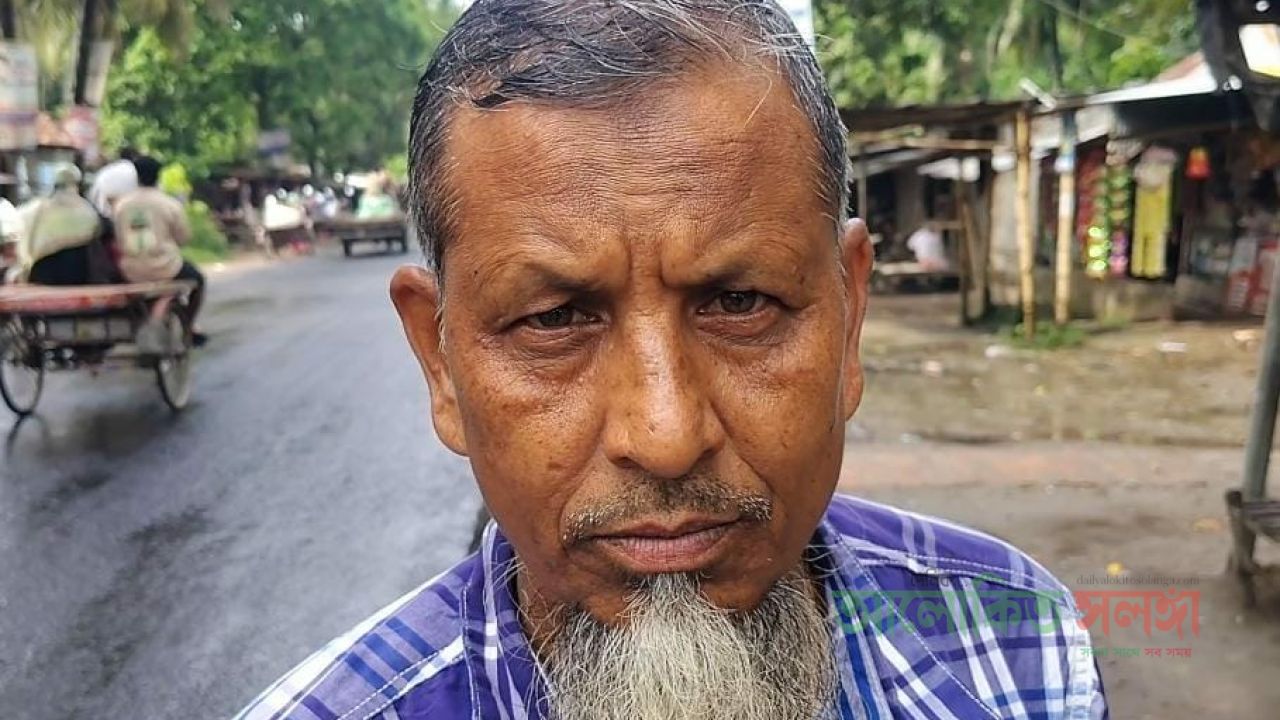 বোয়ালমারীতে গ্রাম পুলিশের বিরুদ্ধে সরকারি জায়গার গাছ কেটে বিক্রির অভিযোগ।
