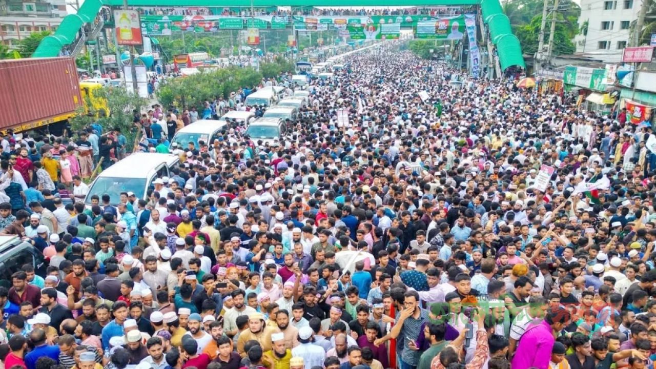 ১১ দলের লংমার্চে বাধা দেয়নি সরকার, রাজনীতিতে সহনশীলতার নতুন বার্তা 