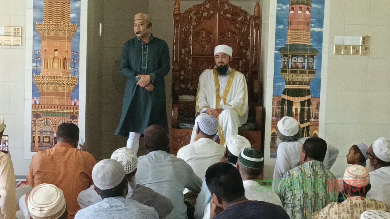 মোহনগঞ্জে জুমার নামাজ শেষে মুসল্লিদের সাথে সচেতনতামূলক মতবিনিময় সভা অনুষ্ঠিত