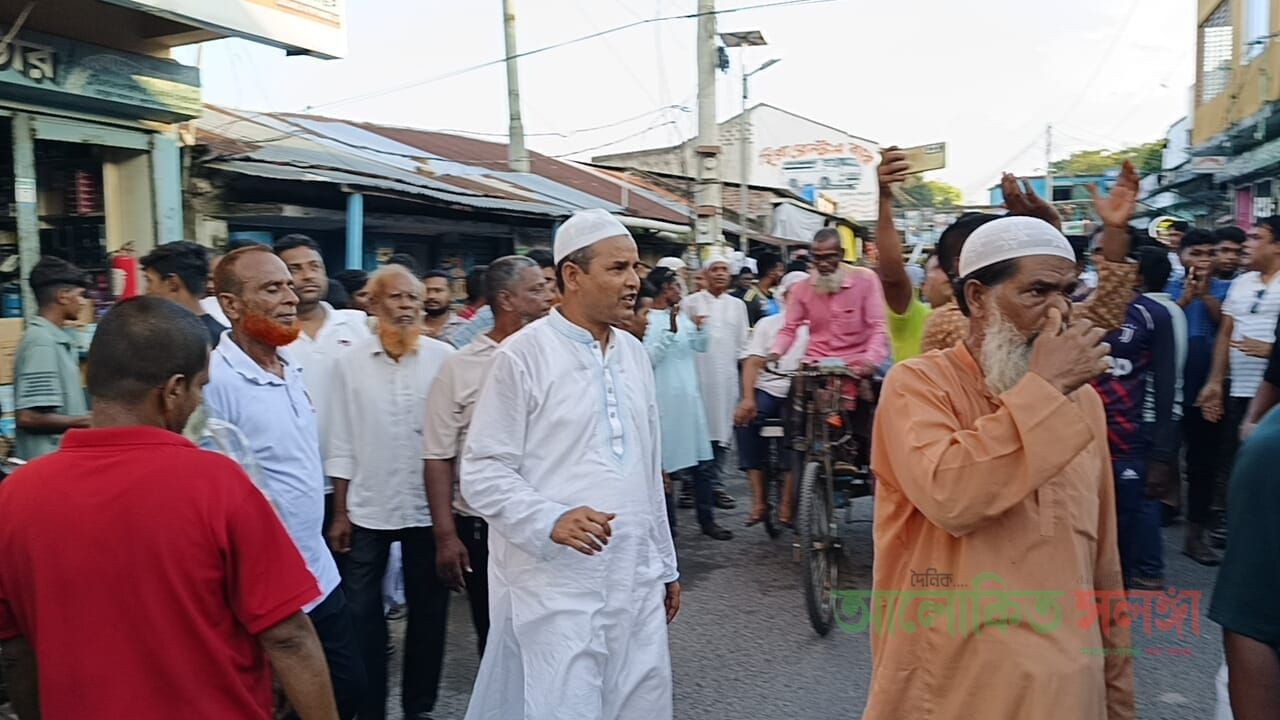ভাঙ্গুড়ায় মেয়র প্রার্থী রফিকুল  ইসলামের গণসংযোগ