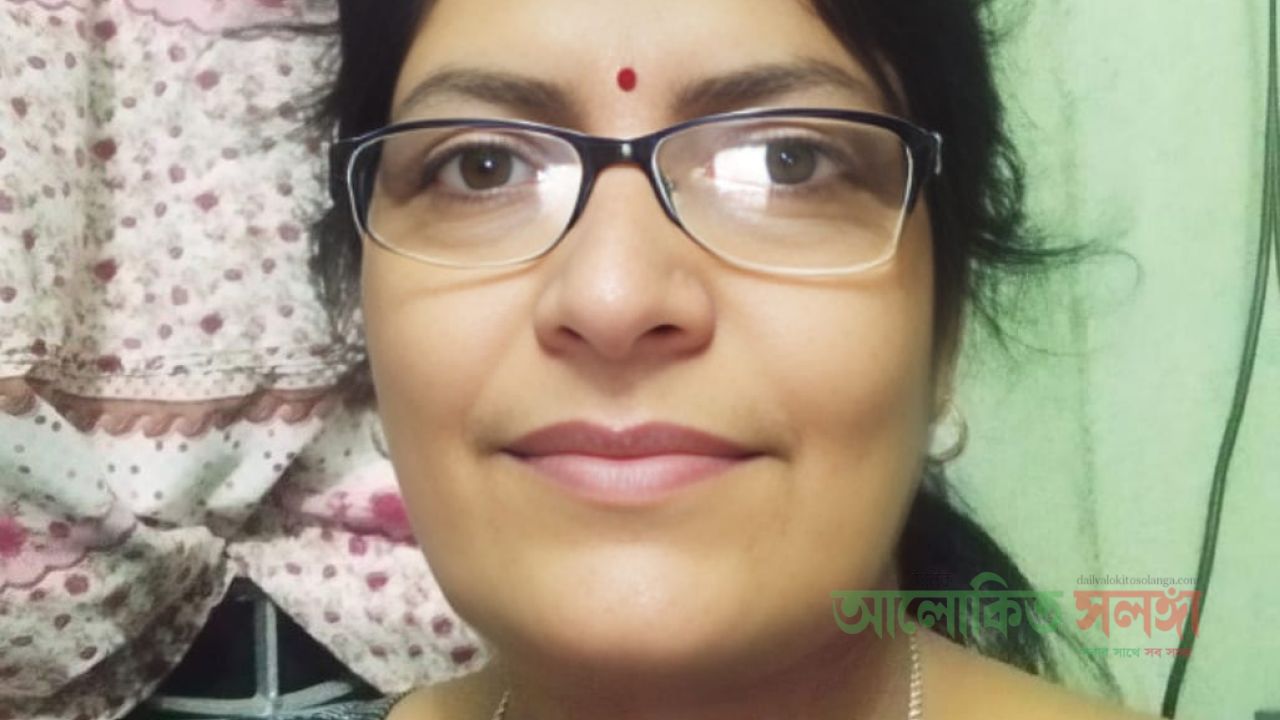 কণ্ঠশিল্পী ও ছড়াকার *মাধুরী ব্যানার্জীর* লেখা অণুগল্প : *অন্তর্লীন অনুরণন *অন্তর্লীন অনুরণন*মাধুরী ব্যানার্জী*
