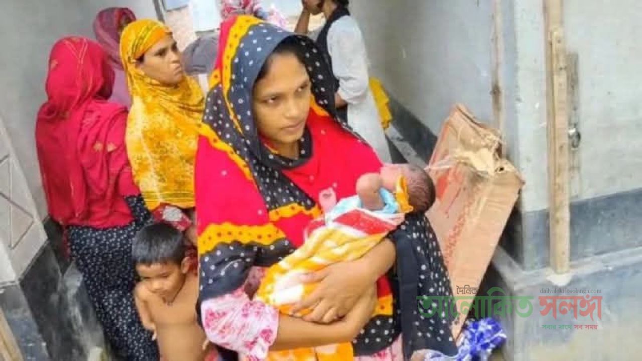 চলন্ত বাসে জন্ম নিল শিশু, আজীবন যাতায়াত ফ্রি