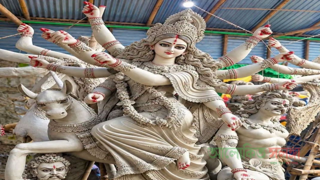 সলঙ্গায় ৩৪ পূজামন্ডপে শেষ প্রস্তুতি  