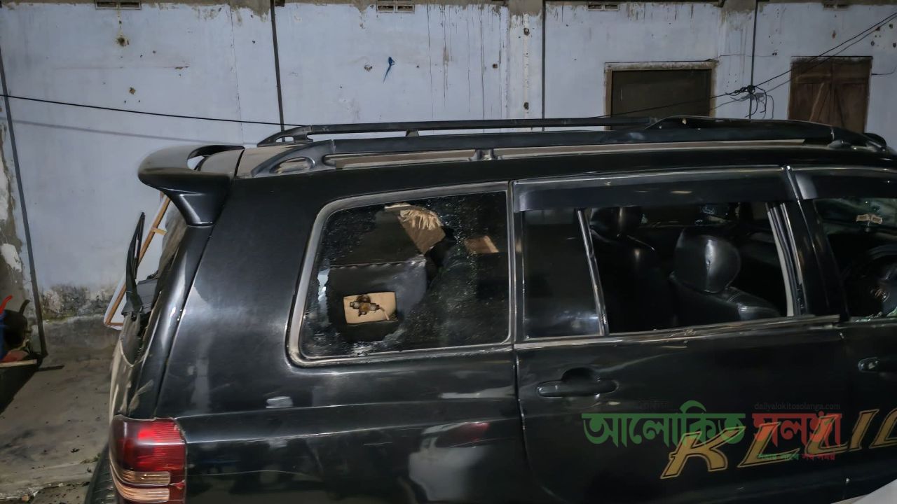 কুমিল্লায় জামায়াতের দুই গ্রুপের সংঘর্ষ, গাড়ি ভাঙচুর-ককটেল বিস্ফোরণ
