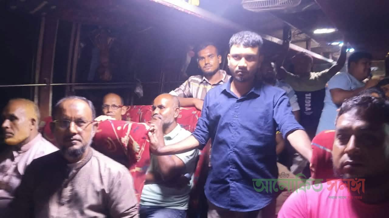 বাঘা থেকে লালন মেলার উদ্দেশ্যে বিএনপি নেতৃবৃন্দের যাত্রা