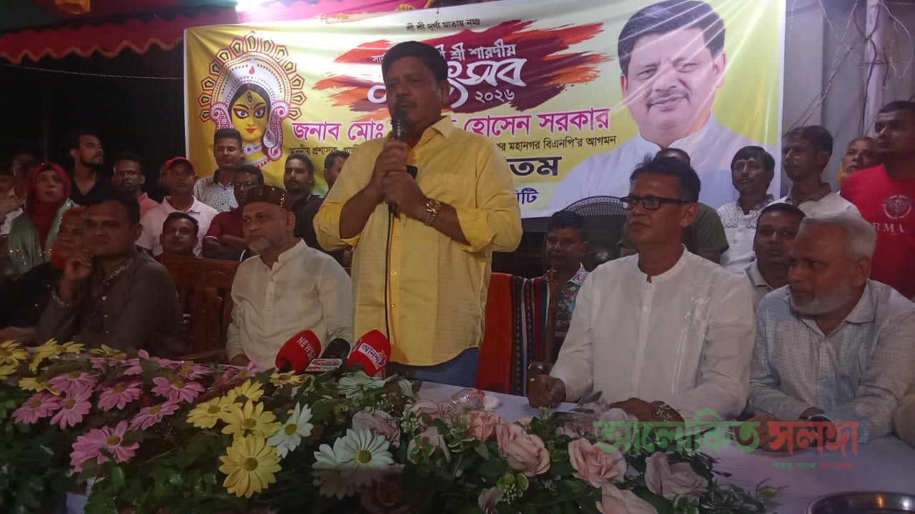 গাজীপুর সিটি কর্পোরেশনের প্রশাসকের পূবাইল পূজা মন্ডপ পরিদর্শন ও আর্থিক অনুদান প্রদান।