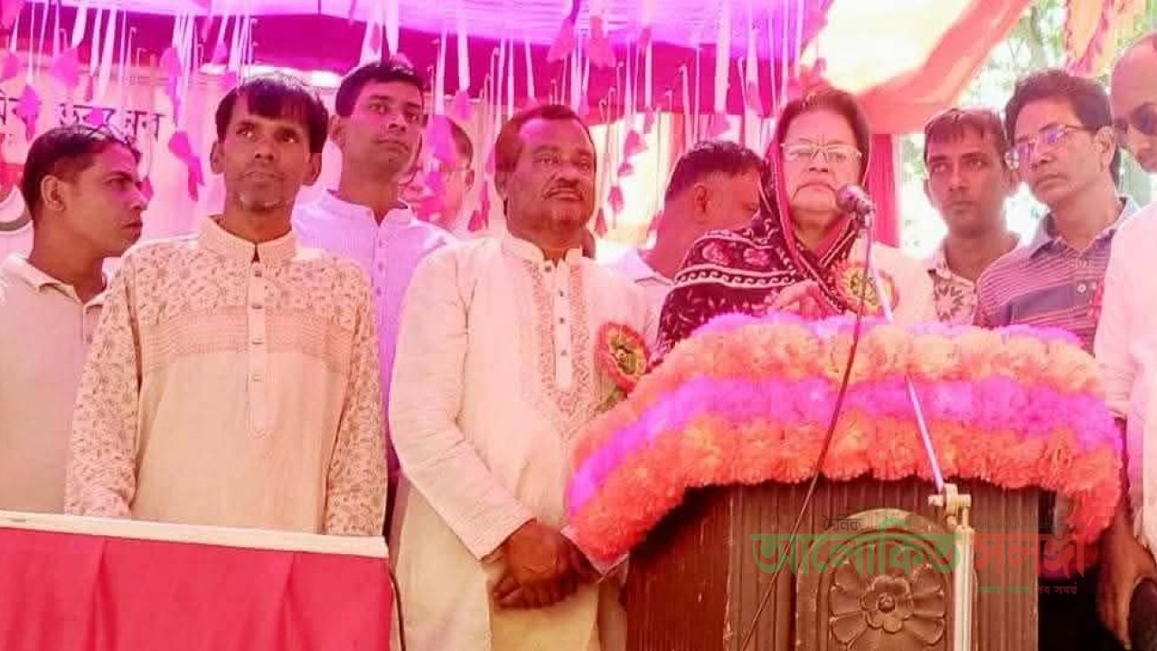 কাদাই যমুনাসেতু দাখিল মাদ্রাসা'র নবনির্মিত একাডেমিক ভবনের ভিত্তি প্রস্তর স্থাপন ও বৃক্ষরোপণ করলেন-সাবেক এমপি রুমানা মাহমুদ 