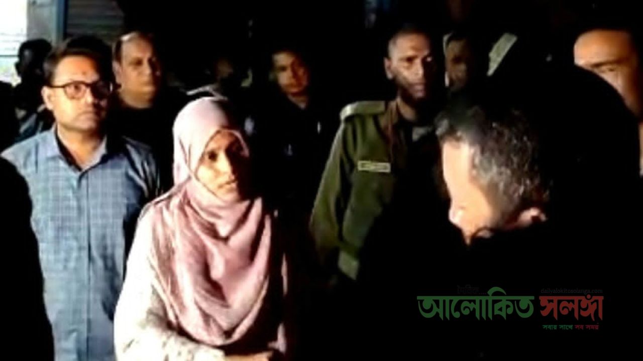 নিষিদ্ধ আঃলীগ নেতার গোডাউনে সার মজুদের অভিযোগে ছাত্রদলের বিক্ষোভ  