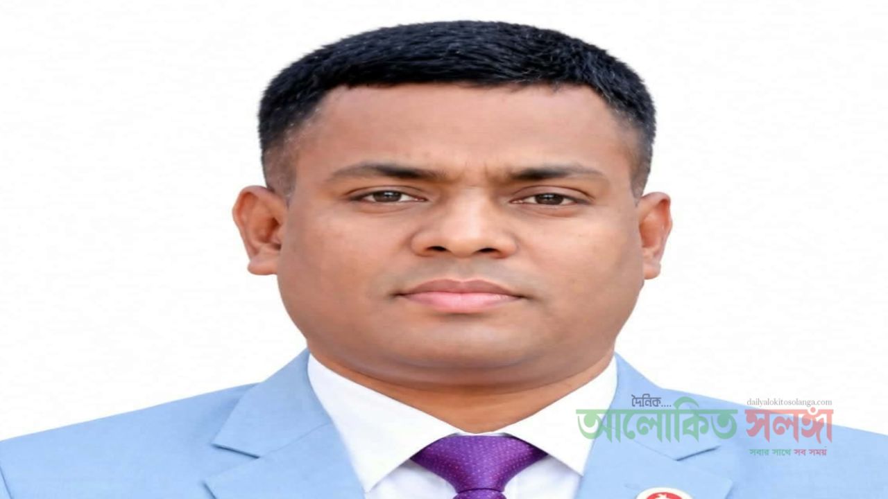 এমপির বক্তব্যের শেষে ইউএনওর হাততালি, নিজেকে দাবি করলেন বিএনপির লিডার। 