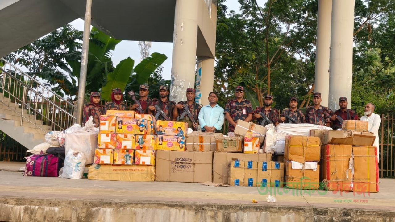 কুমিল্লায় বিজিবির অভিযানে ৬০ লাখ টাকার ভারতীয় চোরাচালানি পণ্য ও মাদক উদ্বার
