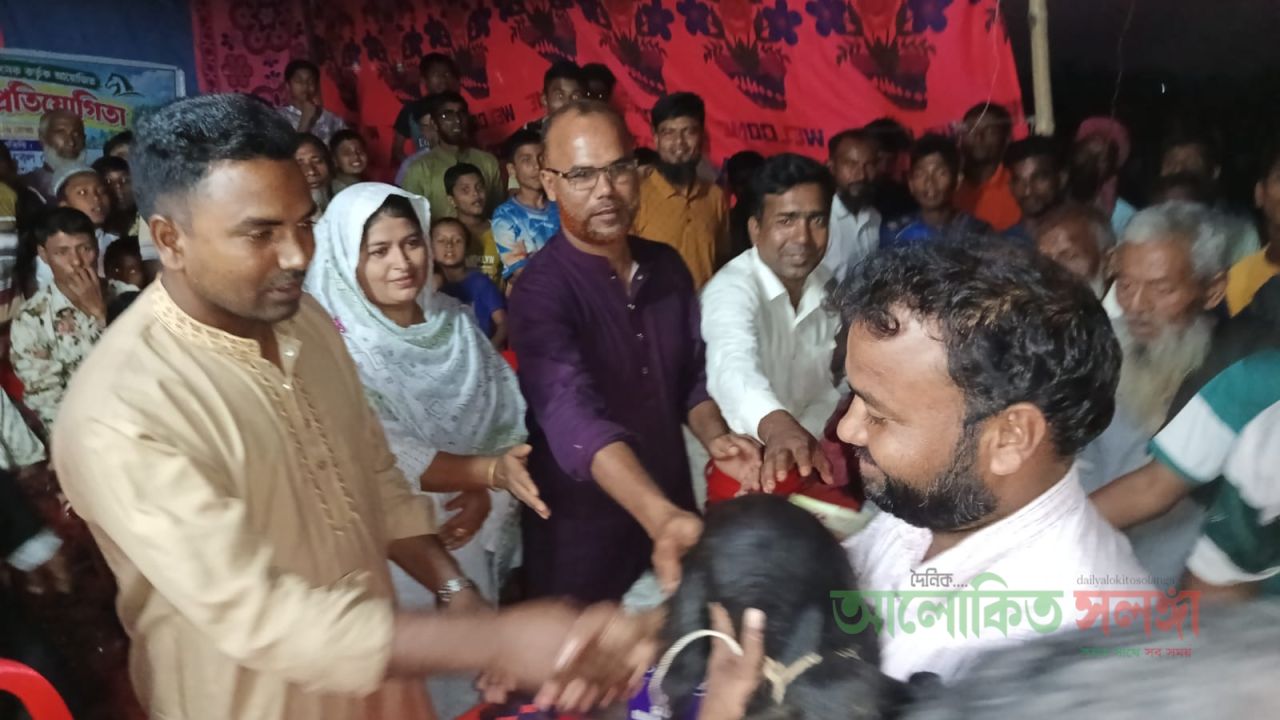রৌমারীতে ঐতিহ্যবাহী ঘোড়দৌড় প্রতিযোগিতার ফাইনাল খেলা অনুষ্ঠিত 