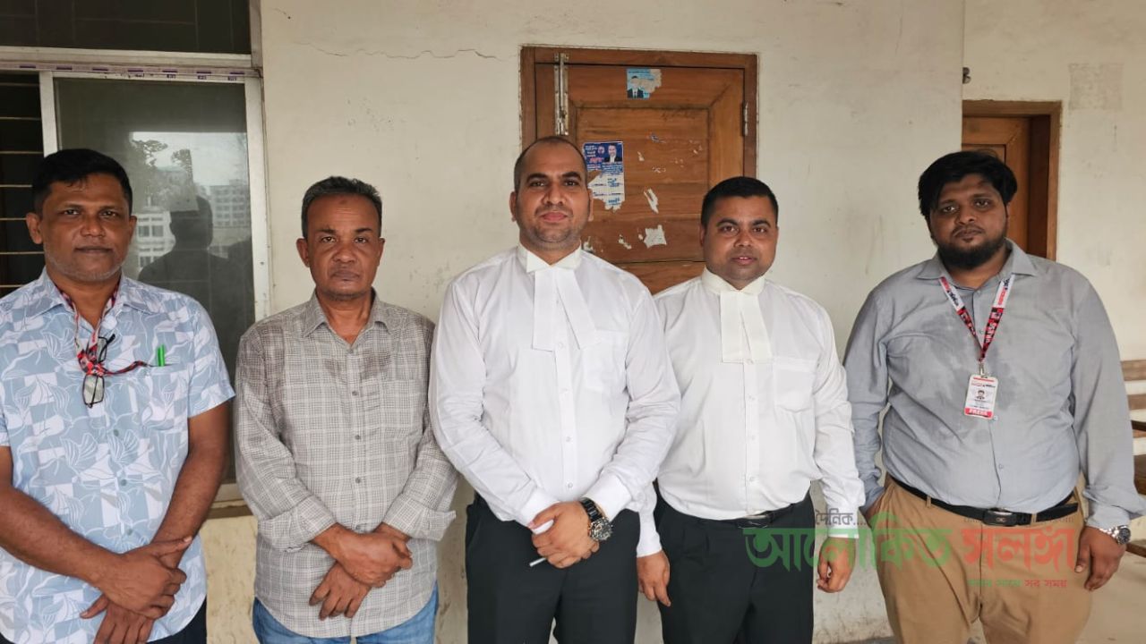 রাজস্ব ফাঁকির সংবাদ প্রকাশে মামলা; জামিন পেলেন দুই সম্পাদক