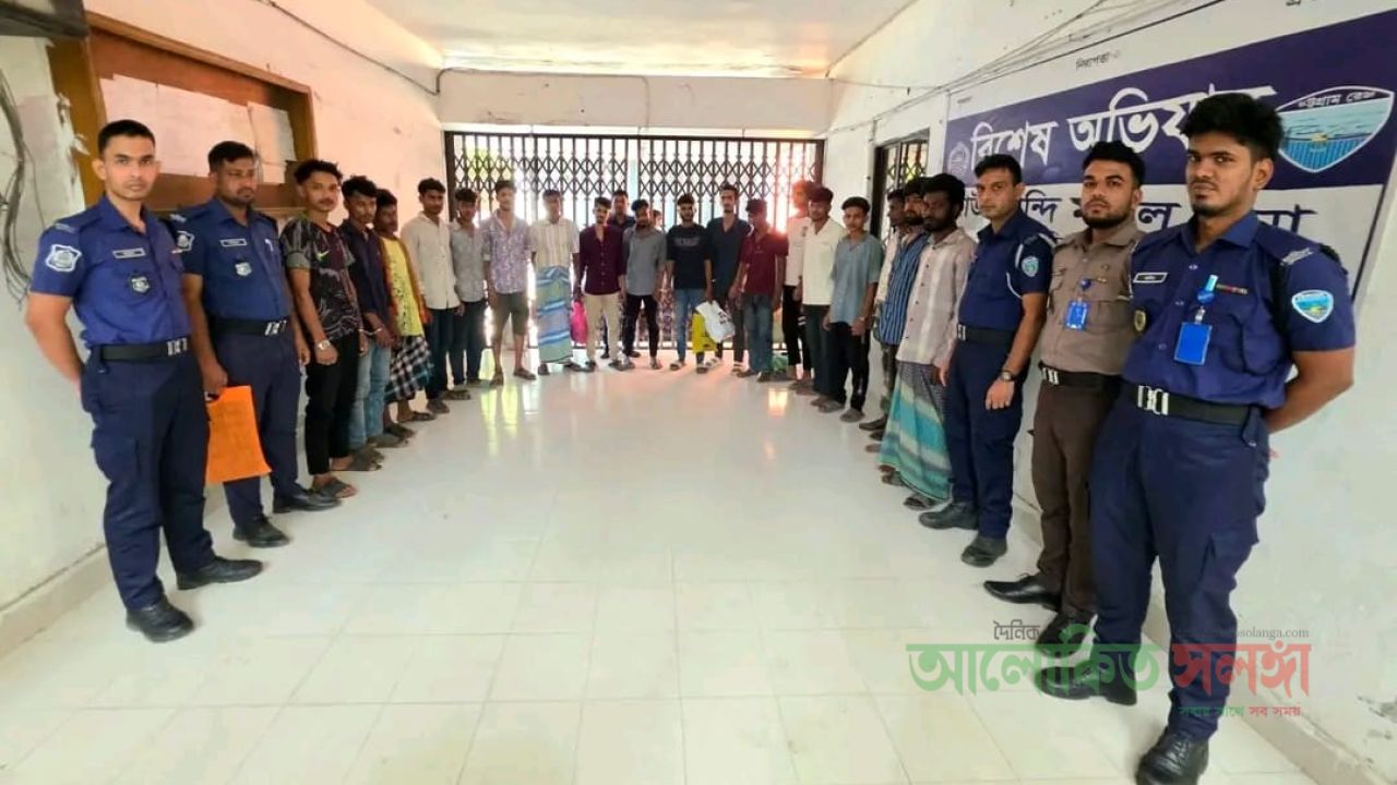 দাউদকান্দিতে একদিনে পুলিশের পৃথক অভিযানে গ্রেপ্তার-১৯