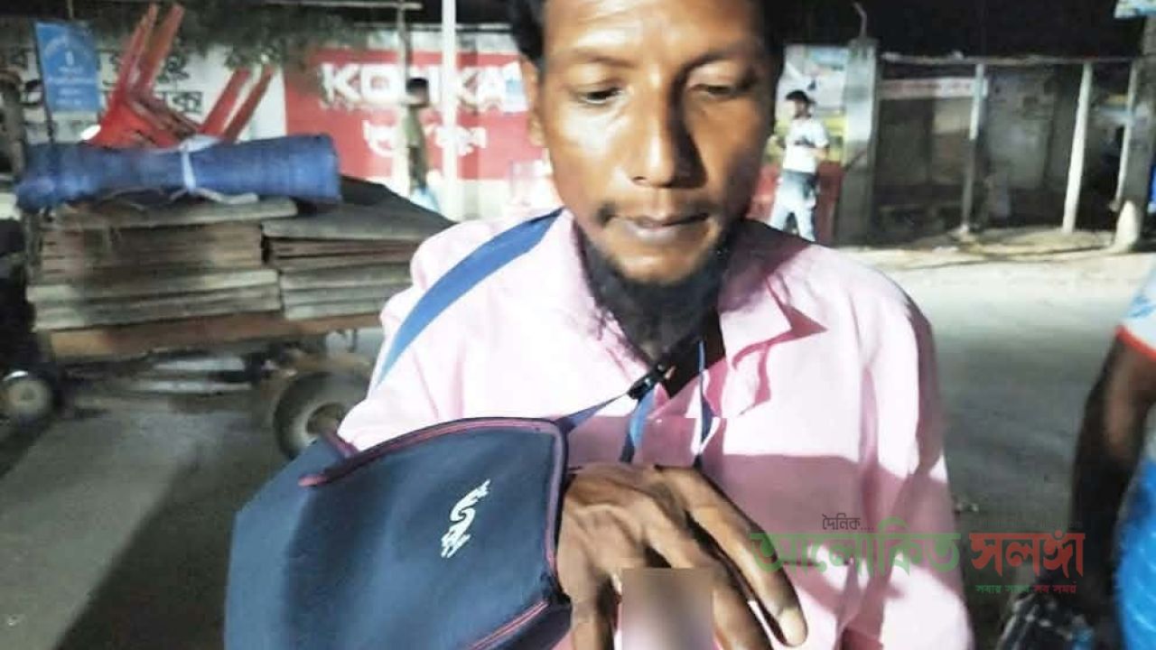 ভাঙ্গুড়ায় কৃষক জমিতে মেয়াদোত্তীর্ণ কীটনাশক ব্যবহার করে আঙ্গুল হারাতে বসেছেন